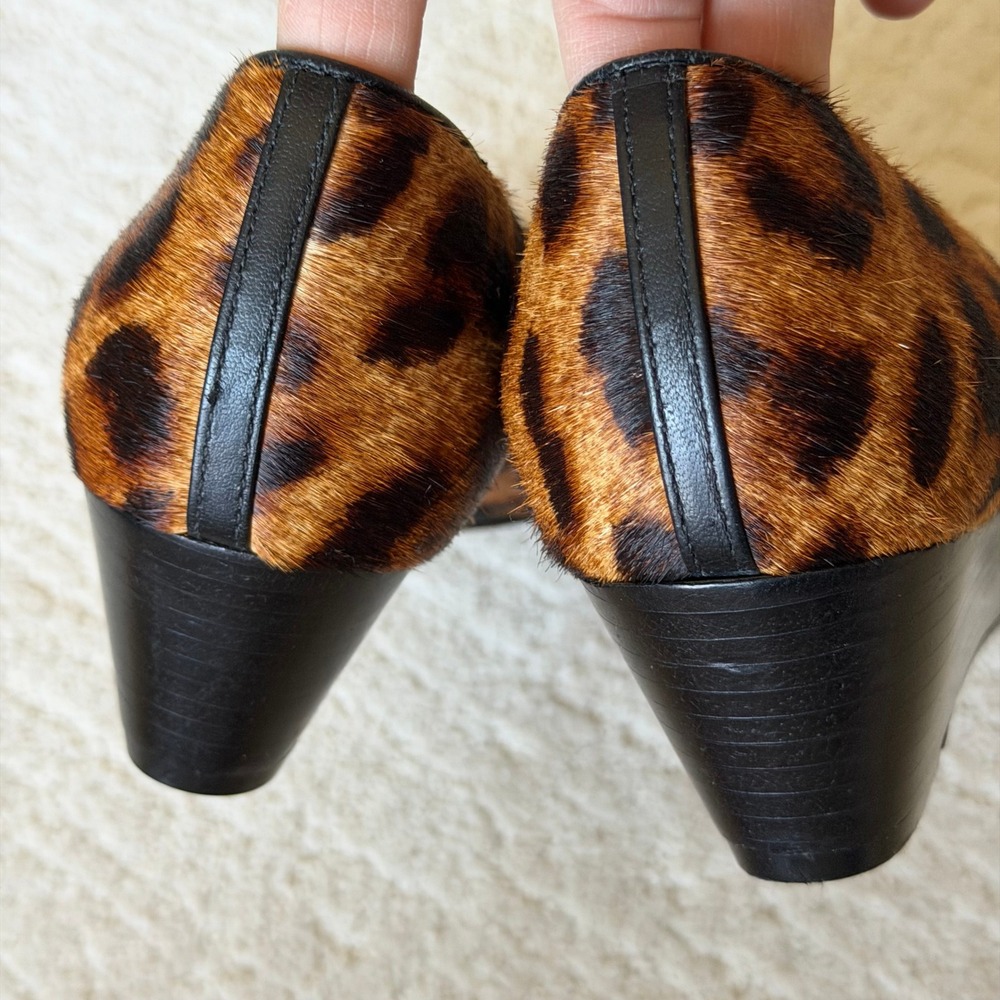 Talbots Leopard Print Pointed Toe Wedges with Gold Hardware - Picture 7 of 14